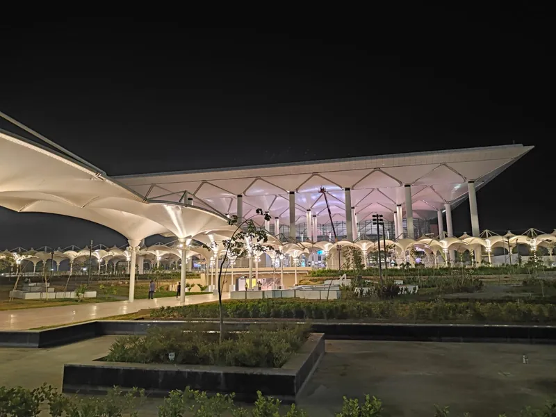Architectural terminal canopy with structural columns